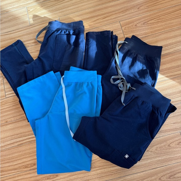 Figs- SIZE SMALL 4 pairs of pants lot - Picture 2 of 2